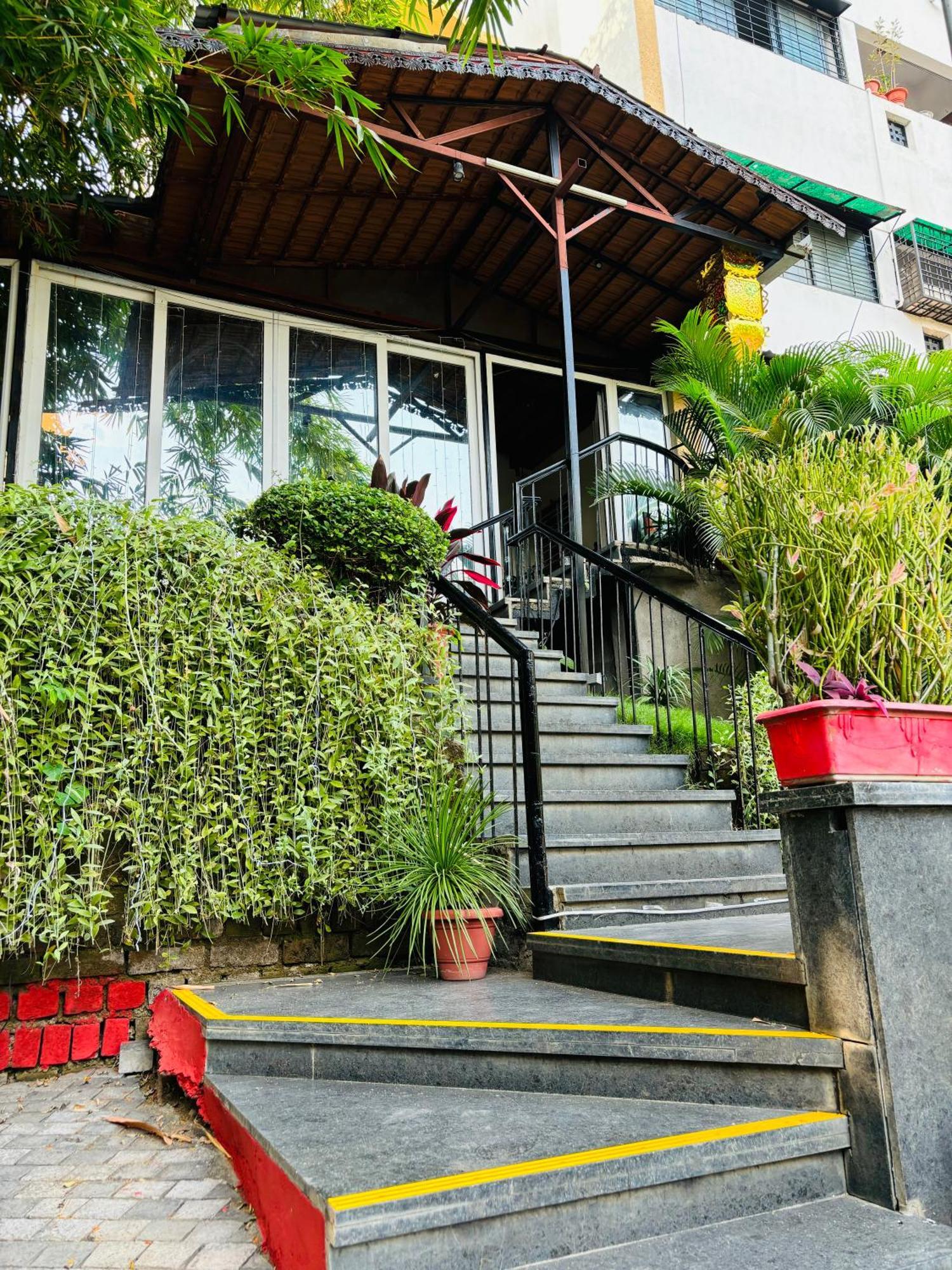 Royal Palms Luxury Service Apartment Nagpur Esterno foto